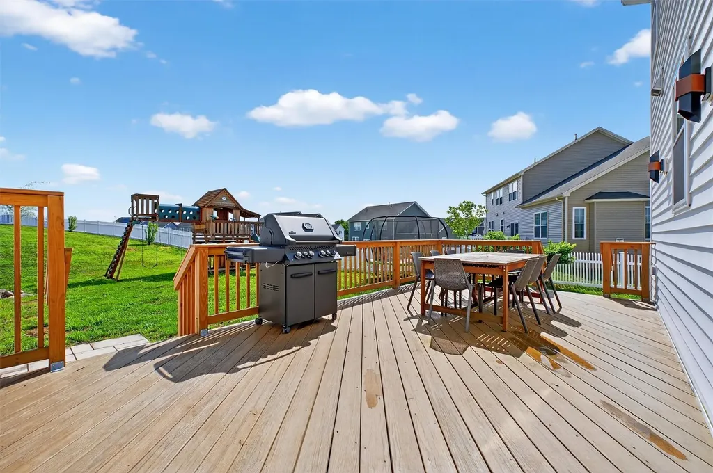 42 Kensington Lane Poughkeepsie NY 12603