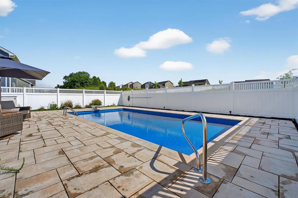 42 Kensington Lane Poughkeepsie NY 12603
