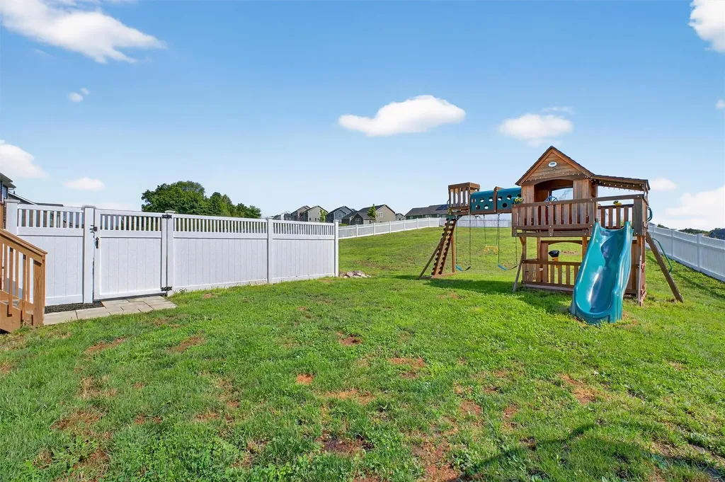 42 Kensington Lane Poughkeepsie NY 12603