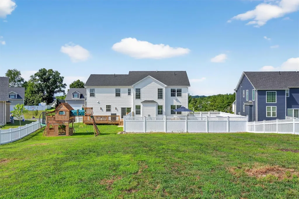 42 Kensington Lane Poughkeepsie NY 12603