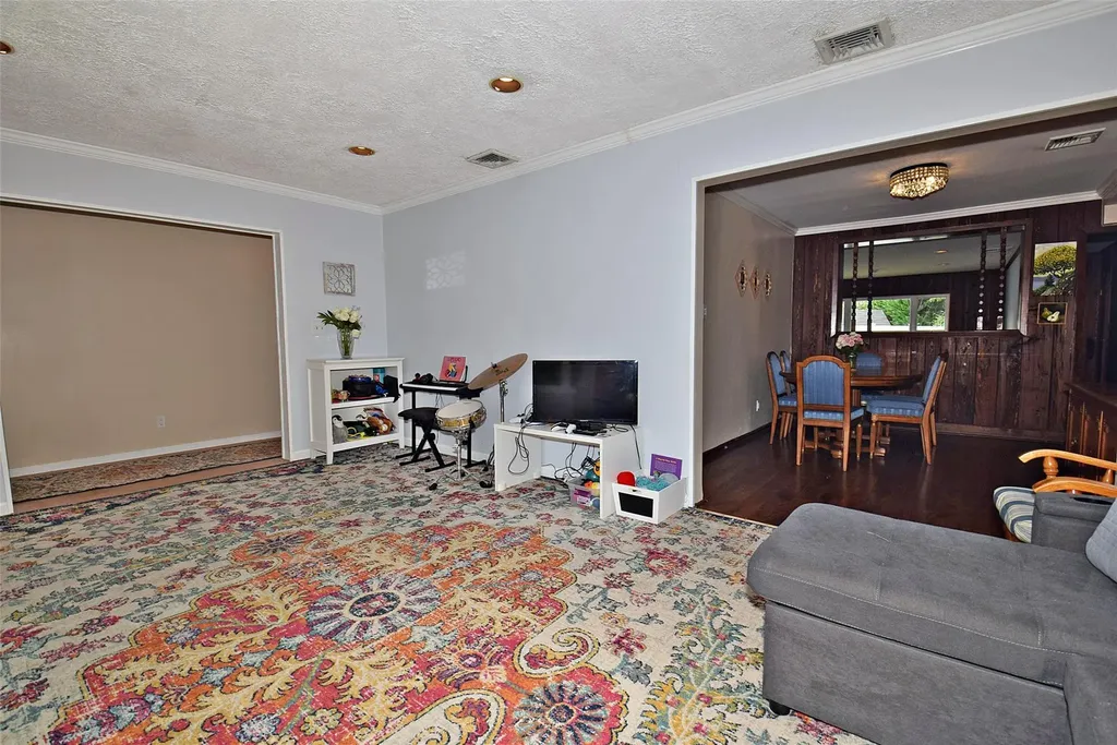 366 Peninsula Boulevard Lynbrook NY 11563
