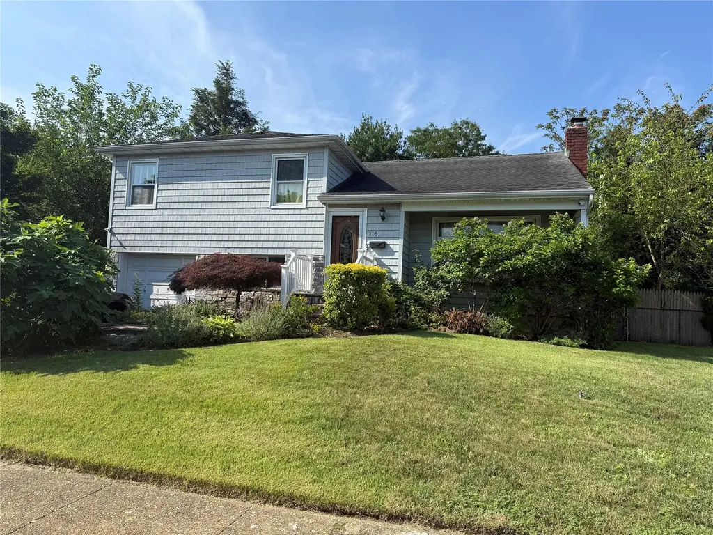 116 Colony Lane Syosset NY 11791