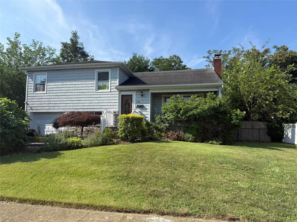 116 Colony Lane Syosset NY 11791