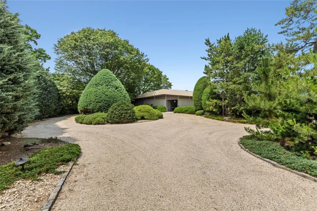 96 Old House Lane Sands Point NY 11050