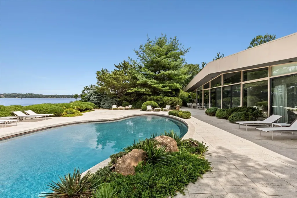 96 Old House Lane Sands Point NY 11050