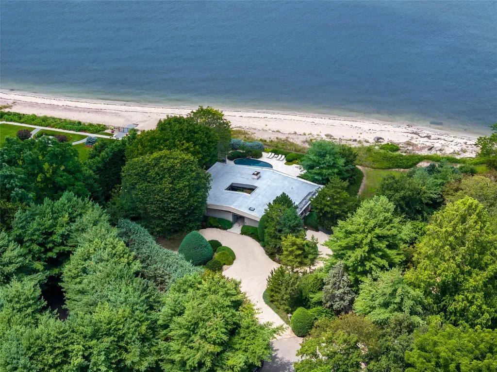 96 Old House Lane Sands Point NY 11050