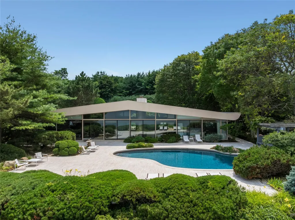 96 Old House Lane Sands Point NY 11050