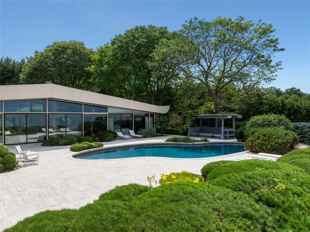 96 Old House Lane Sands Point NY 11050
