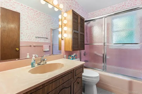 103 Parkview Road Elmsford NY 10523