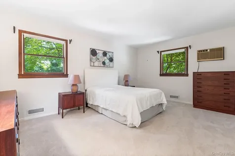 103 Parkview Road Elmsford NY 10523