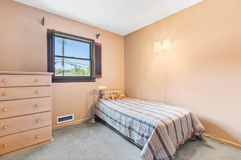 103 Parkview Road Elmsford NY 10523