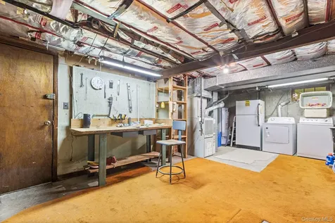 103 Parkview Road Elmsford NY 10523