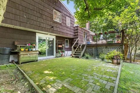 103 Parkview Road Elmsford NY 10523