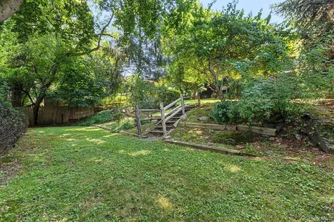 103 Parkview Road Elmsford NY 10523