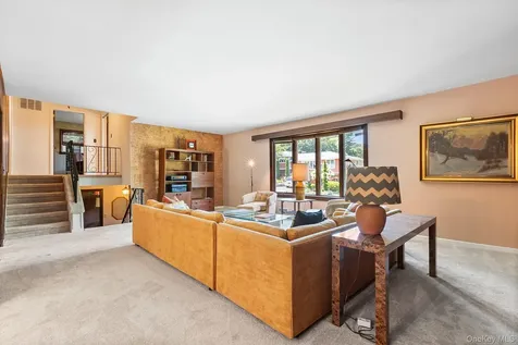 103 Parkview Road Elmsford NY 10523