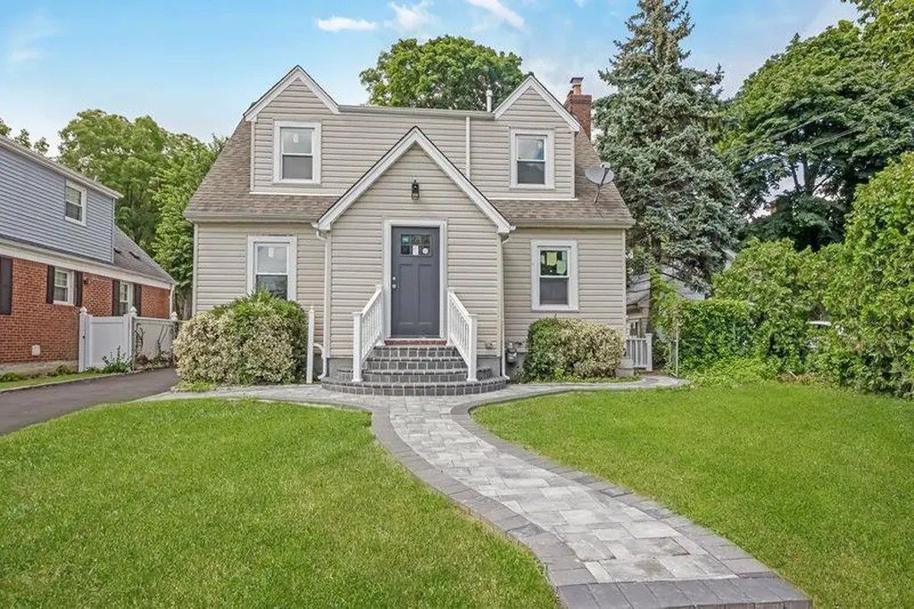 175 Wright Avenue Malverne NY 11565