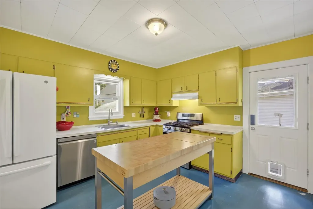 15 Maple Street Beacon NY 12508