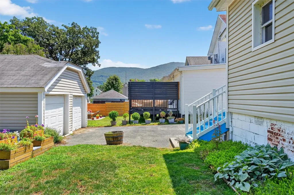 15 Maple Street Beacon NY 12508