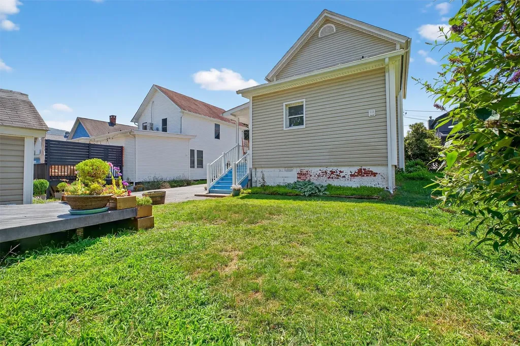 15 Maple Street Beacon NY 12508