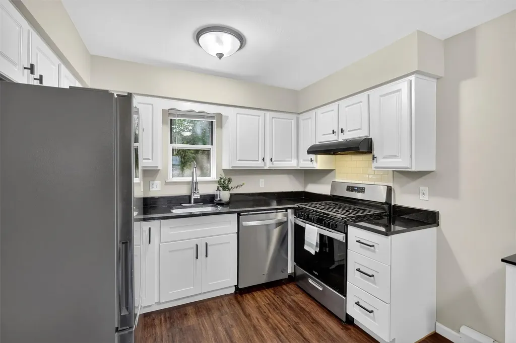 16 Hemlock Court Fishkill NY 12524