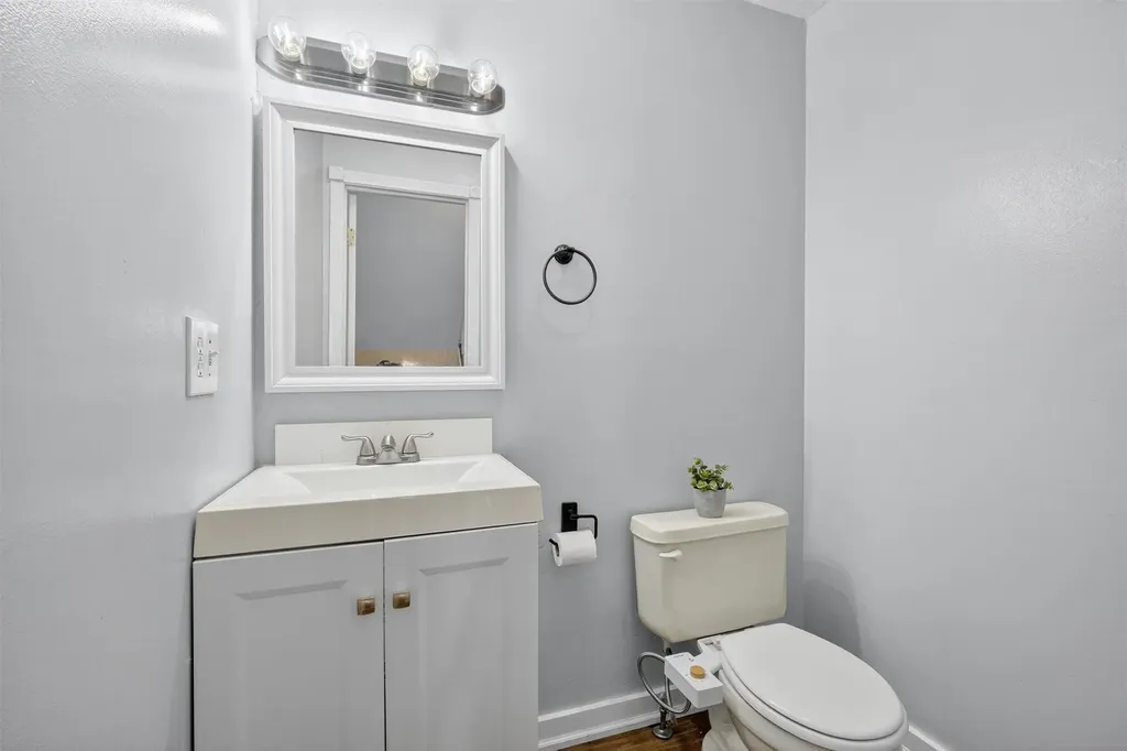 16 Hemlock Court Fishkill NY 12524
