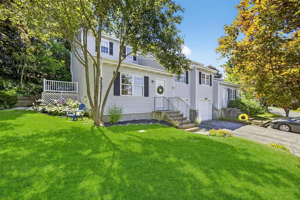 16 Hemlock Court Fishkill NY 12524