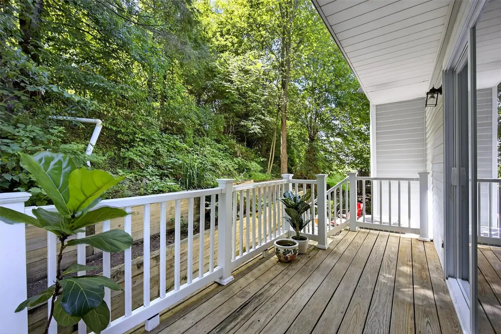 16 Hemlock Court Fishkill NY 12524