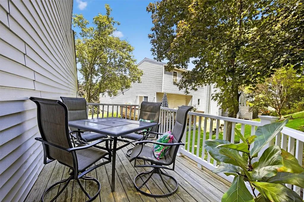 16 Hemlock Court Fishkill NY 12524