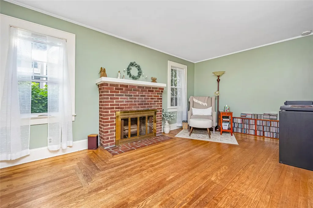 19 Rose Street Islip NY 11751