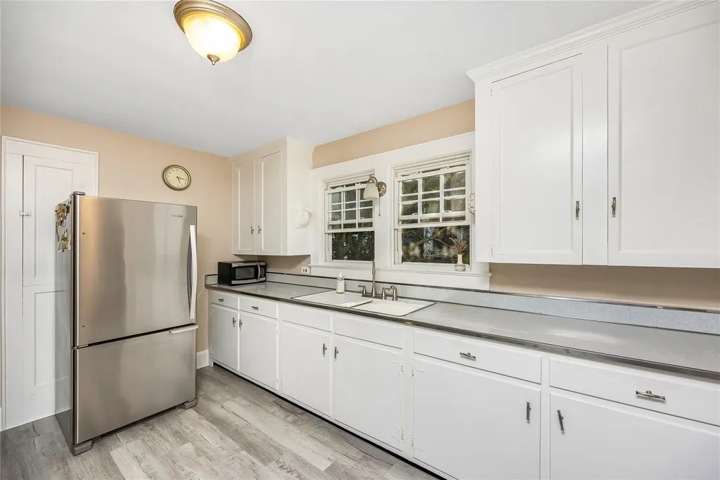 19 Rose Street Islip NY 11751