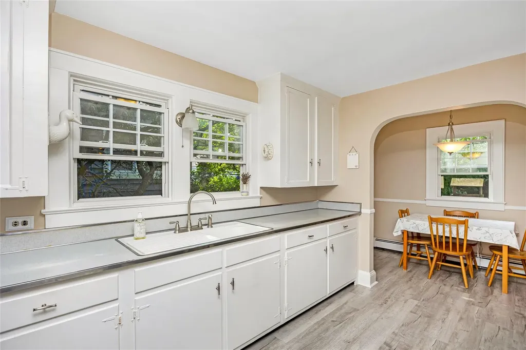 19 Rose Street Islip NY 11751