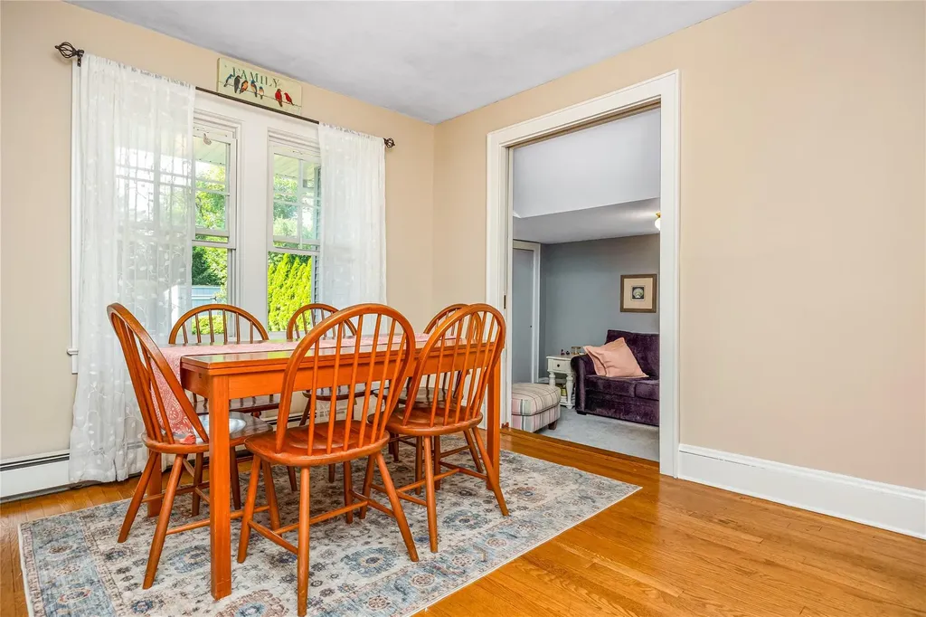 19 Rose Street Islip NY 11751