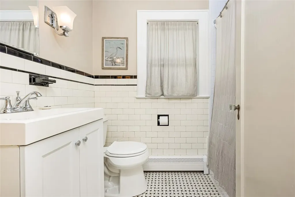 19 Rose Street Islip NY 11751
