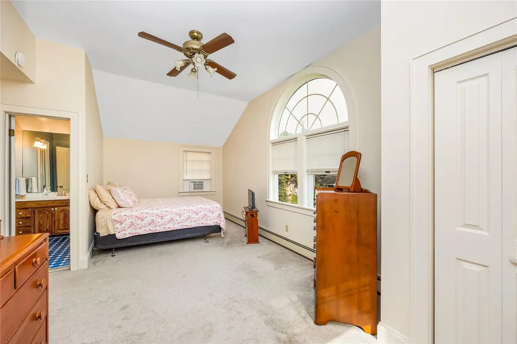 19 Rose Street Islip NY 11751