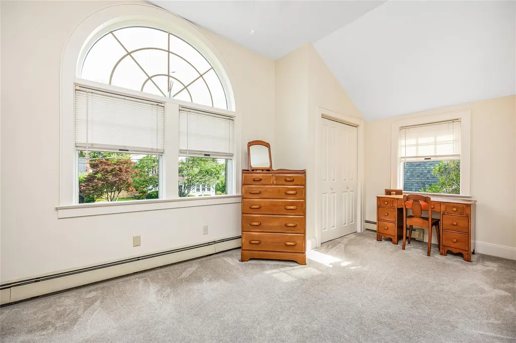 19 Rose Street Islip NY 11751