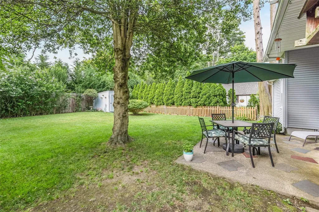 19 Rose Street Islip NY 11751