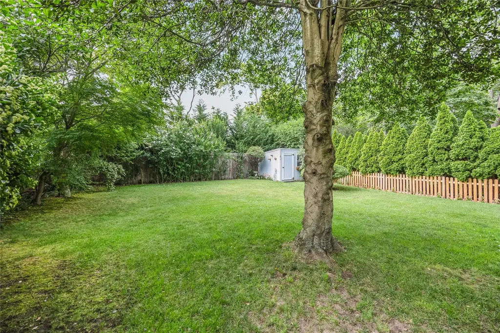19 Rose Street Islip NY 11751
