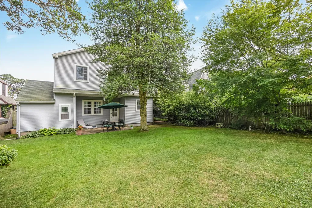19 Rose Street Islip NY 11751