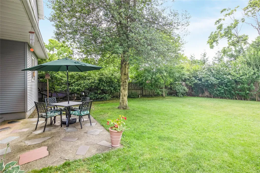 19 Rose Street Islip NY 11751