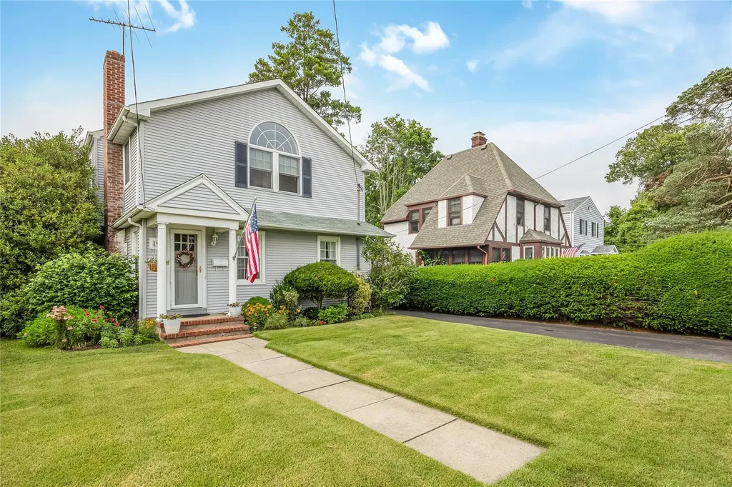 19 Rose Street Islip NY 11751