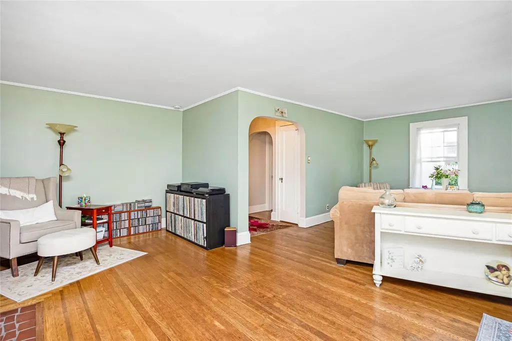 19 Rose Street Islip NY 11751