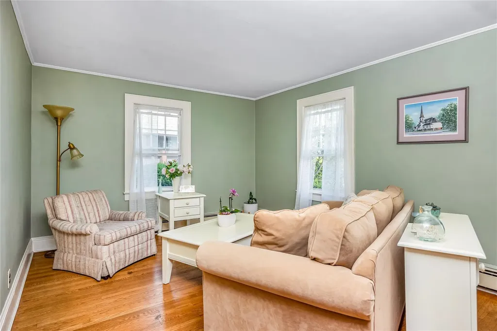 19 Rose Street Islip NY 11751