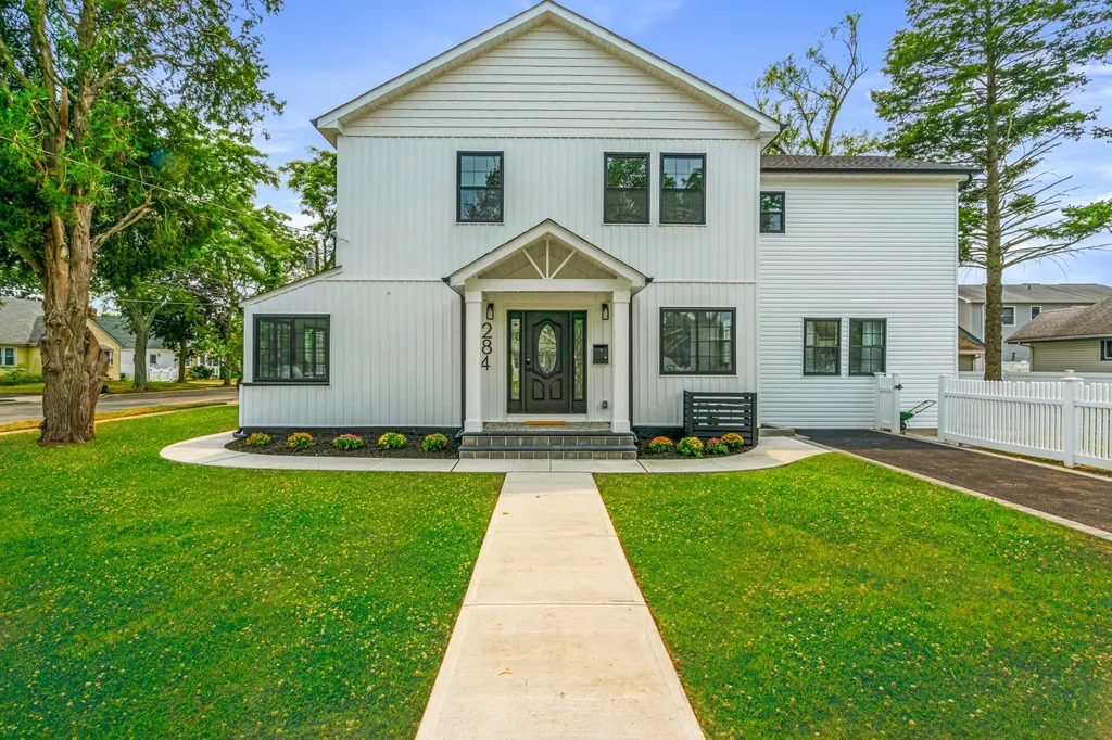 284 Madison Avenue Oceanside NY 11572