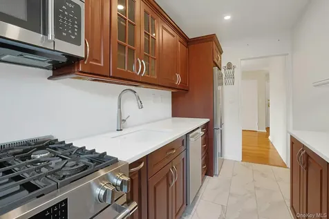 19 Old Mamaroneck Road White Plains NY 10605