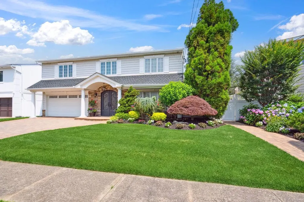 3411 Hewlett Avenue Merrick NY 11566