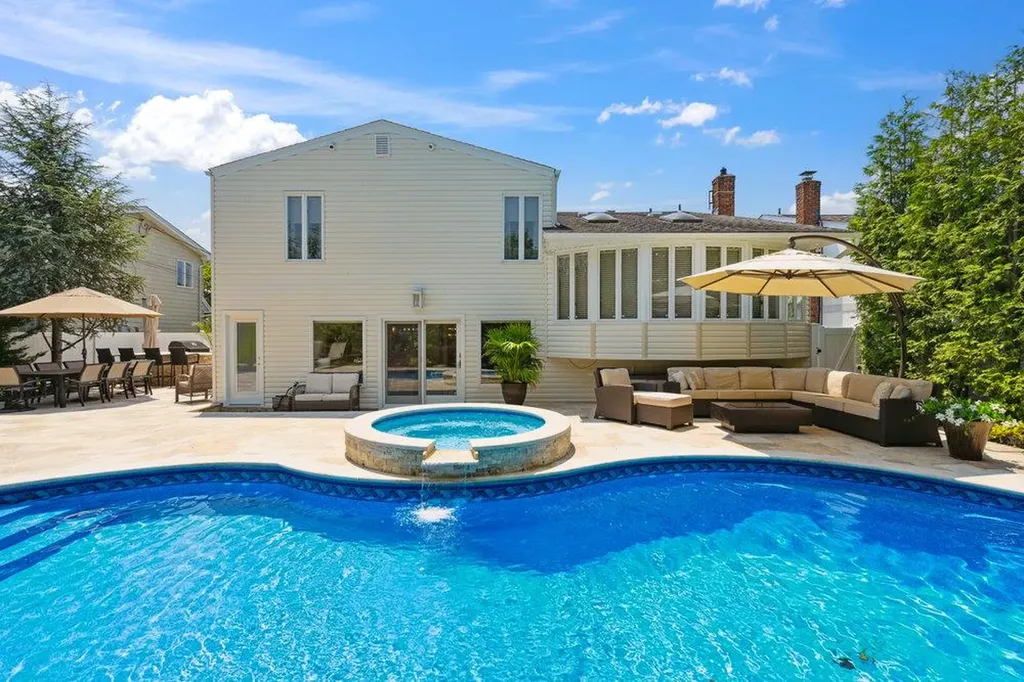 3411 Hewlett Avenue Merrick NY 11566