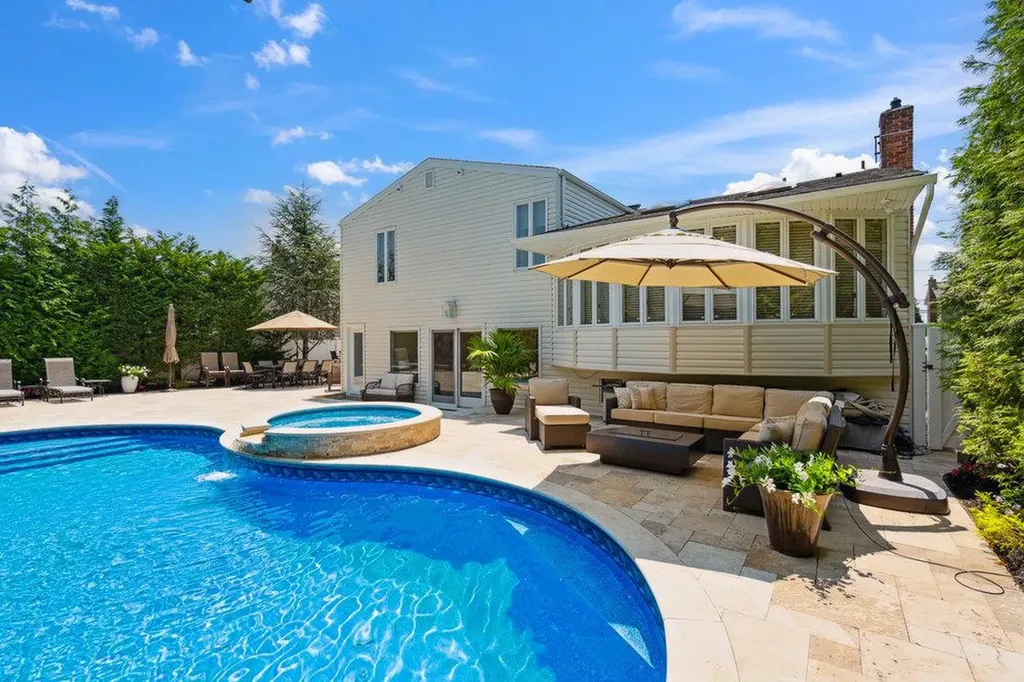 3411 Hewlett Avenue Merrick NY 11566