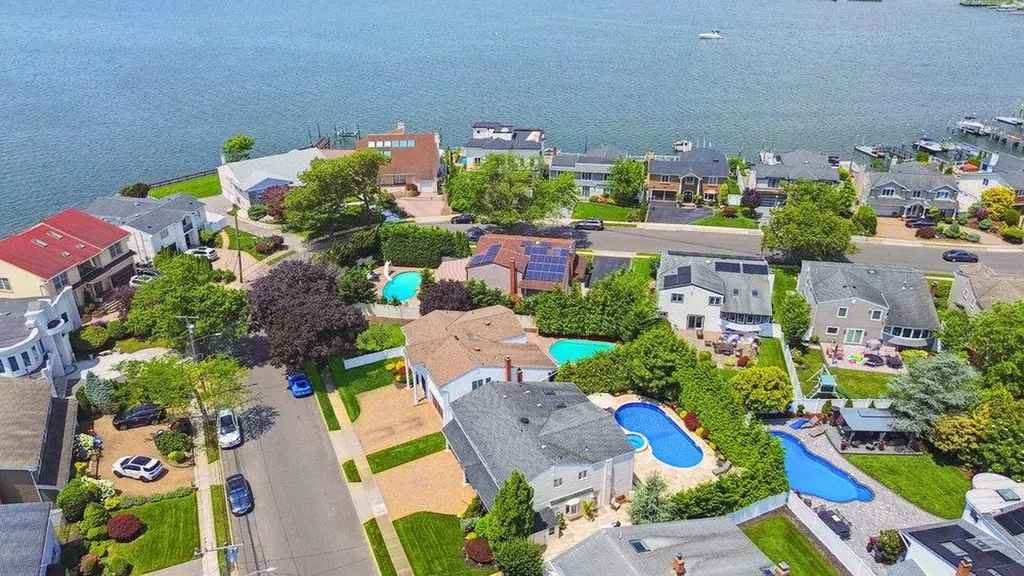 3411 Hewlett Avenue Merrick NY 11566