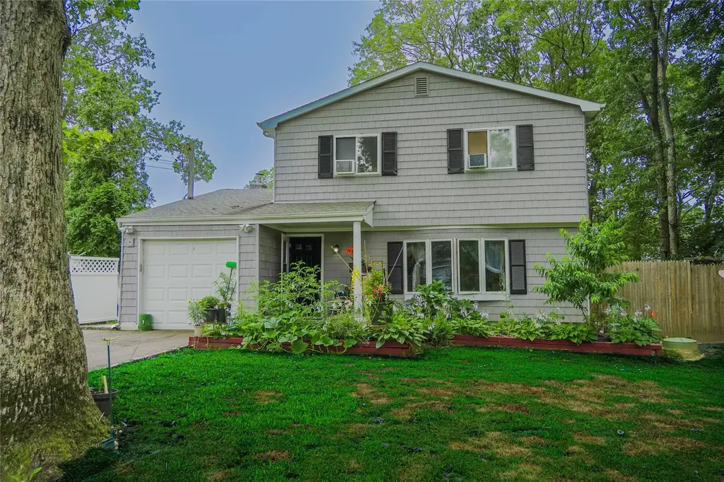 172 Hampton Avenue Mastic NY 11950