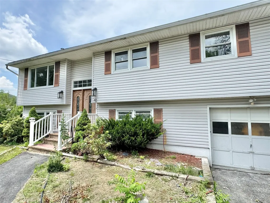 42 Merriewold Lane N Monroe NY 10950